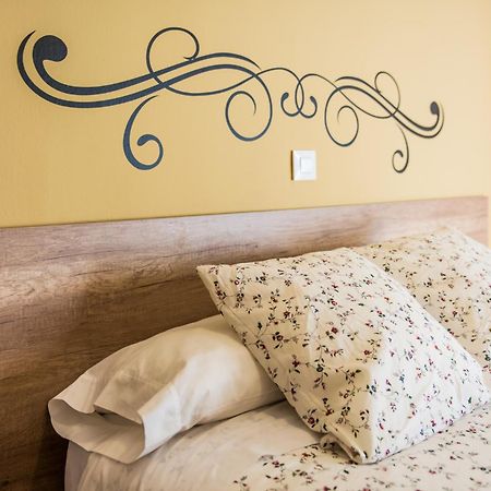 Hostal La Pastora Канделеда Экстерьер фото