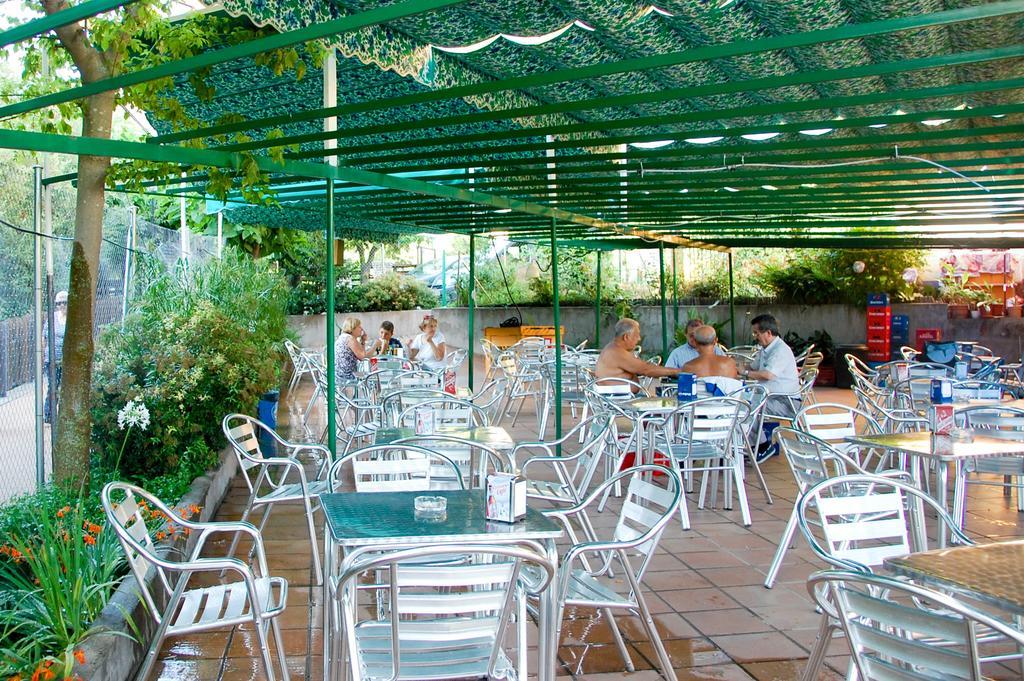 Hostal La Pastora Канделеда Экстерьер фото